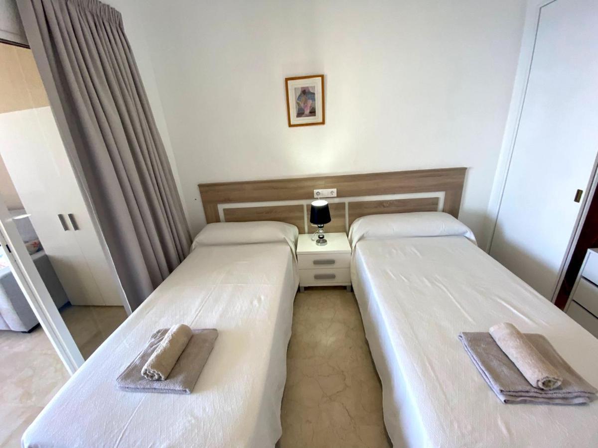 Apartamento Torre Levante, Primera Linea De Playa Benidorm Esterno foto
